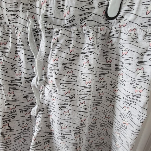 Lounge shorts with cute sleeping cats prints, size: L - Picture 2 of 3